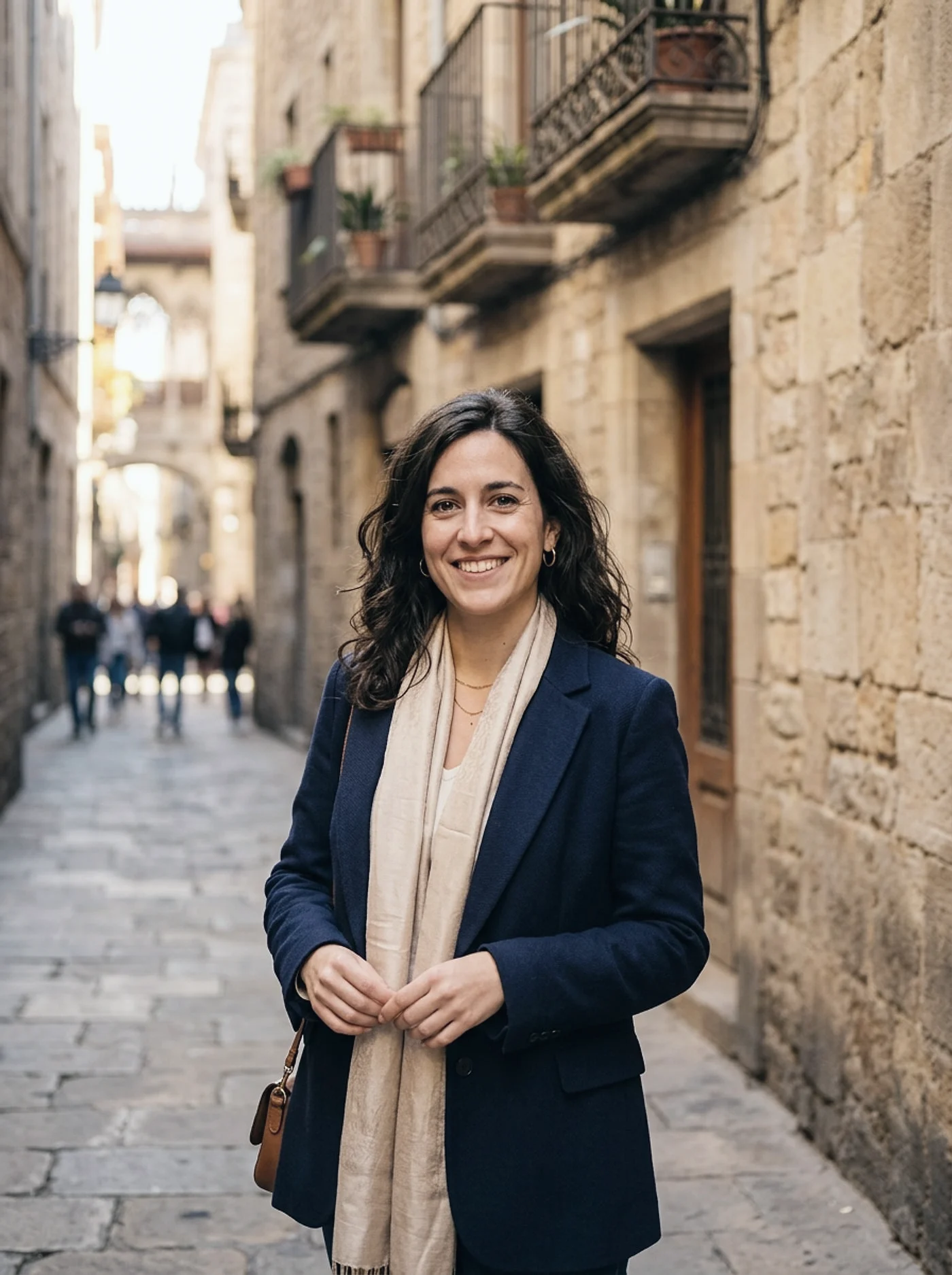 A local guide smiling in a Gothic&nbsp;Quarter lane
